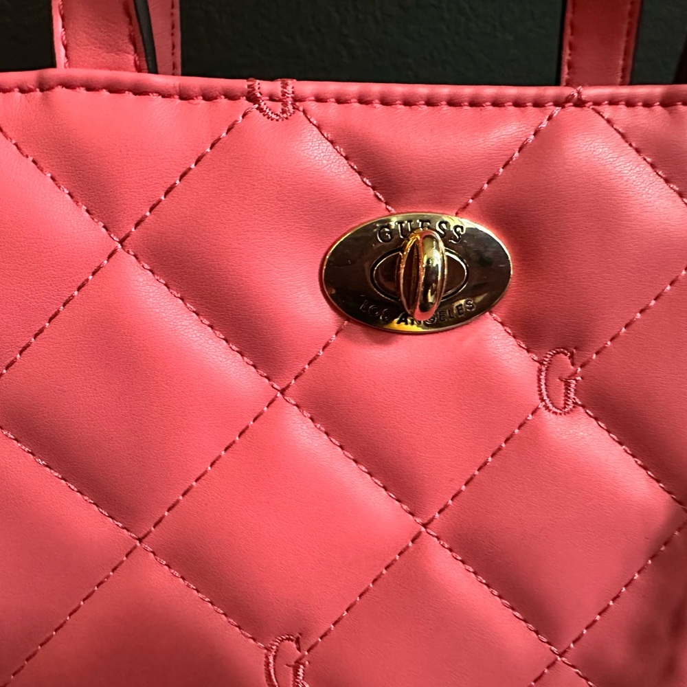 Light Pink Quilted Handbag - Picture 3 of 3
